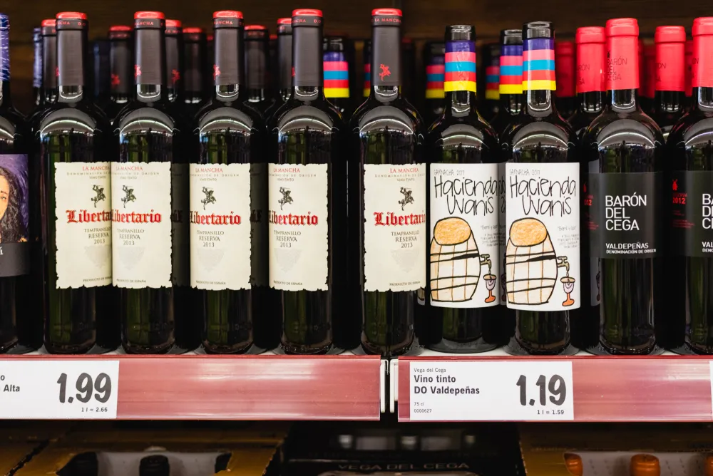 A „második legolcsóbb bor” mítosza: tényleg átverés, vagy csak rossz beidegződés?